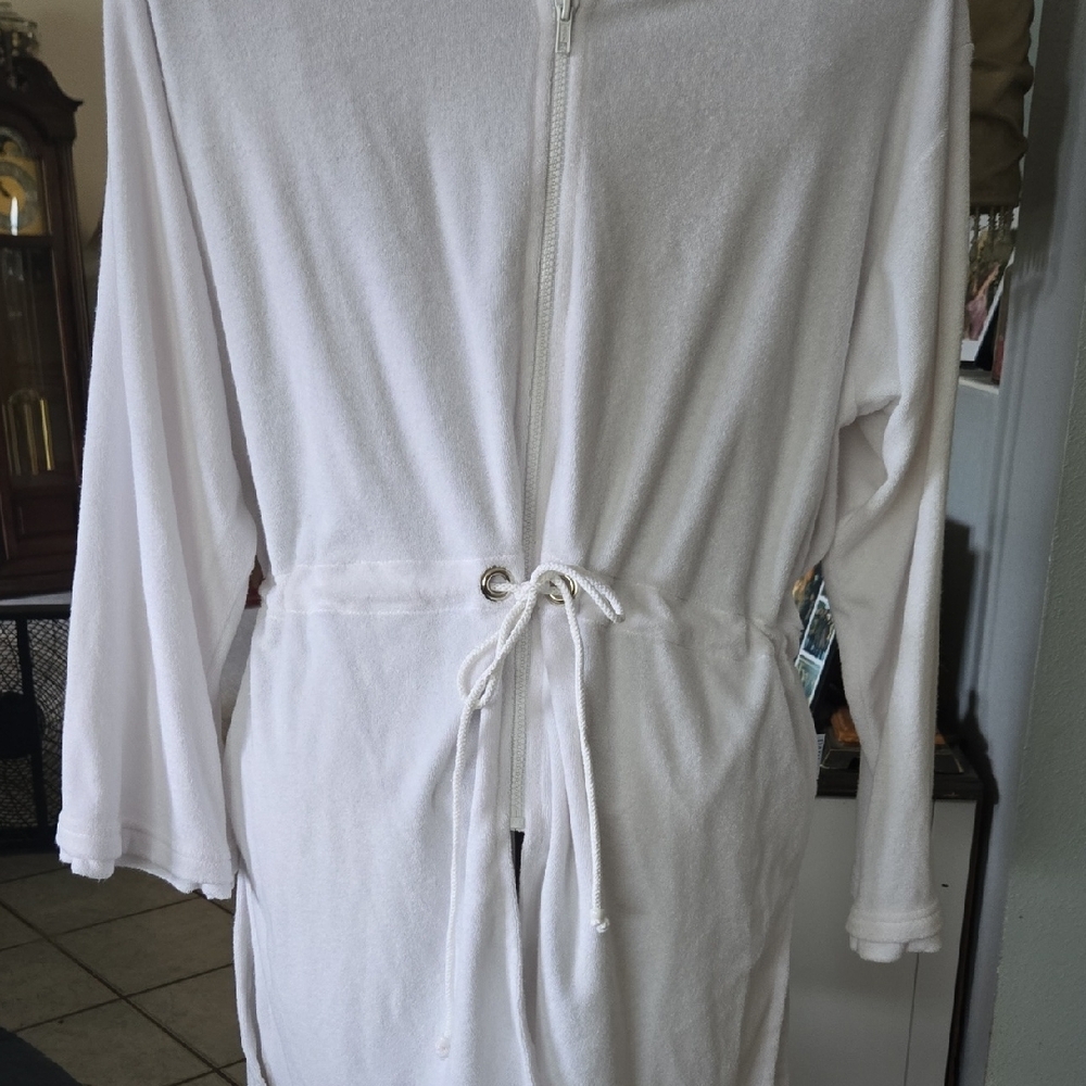 RAPZ White Hooded Terry Robe/Jacket with Drawstring Closure - Picture 4 of 13